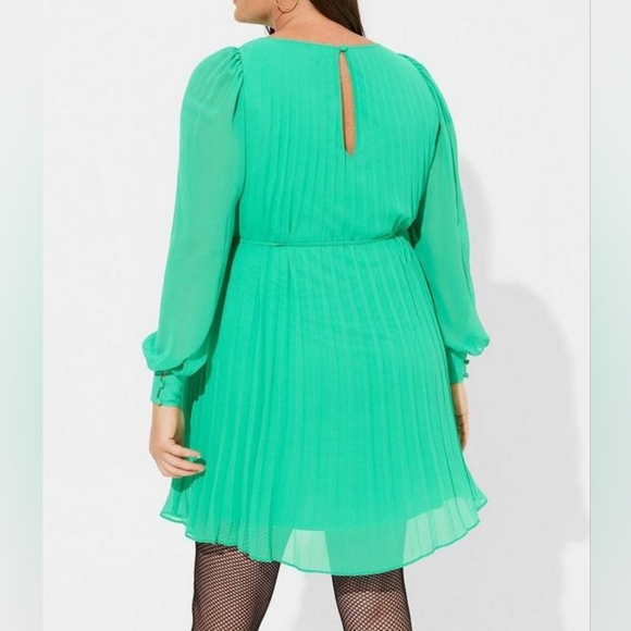 NWT Torrid Mini Chiffon Pleated Dress - Picture 3 of 8